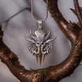 Load image into Gallery viewer, Silver Baldur's Gate 3 Medallion - Illithid Symbol, DnD Lover Gift, Mind Flayer Necklace, Netherese Brain Pendant, Gaming Jewelry
